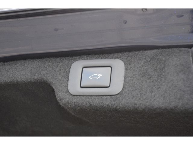 Lexus LS 2018-09 523-18