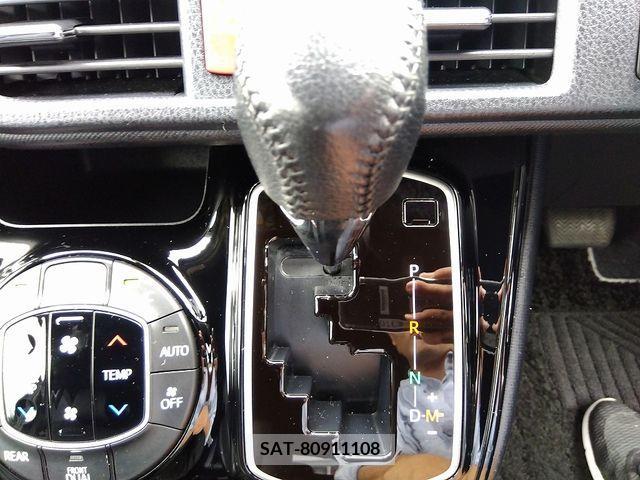 Toyota NOAH 2018-04 321610-9