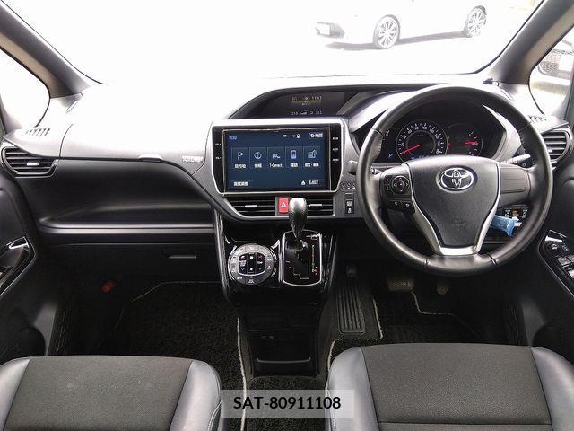 Toyota NOAH 2018-04 321610-2