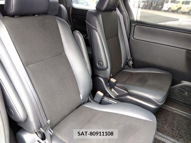Toyota NOAH 2018-04 321610-18