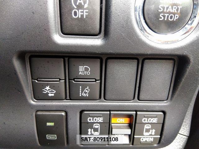 Toyota NOAH 2018-04 321610-12