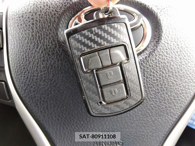 Toyota NOAH 2018-04 321610-15