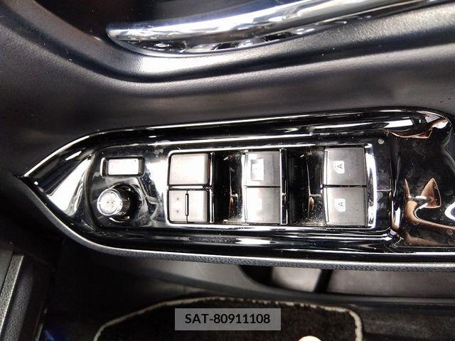 Toyota NOAH 2018-04 321610-26