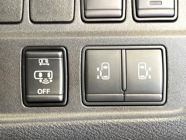 Nissan SERENA 2018-08 24493-6