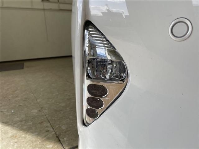 Toyota PRIUS 2016-08 9574-11