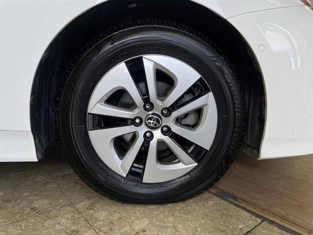 Toyota PRIUS 2016-08 9574-14