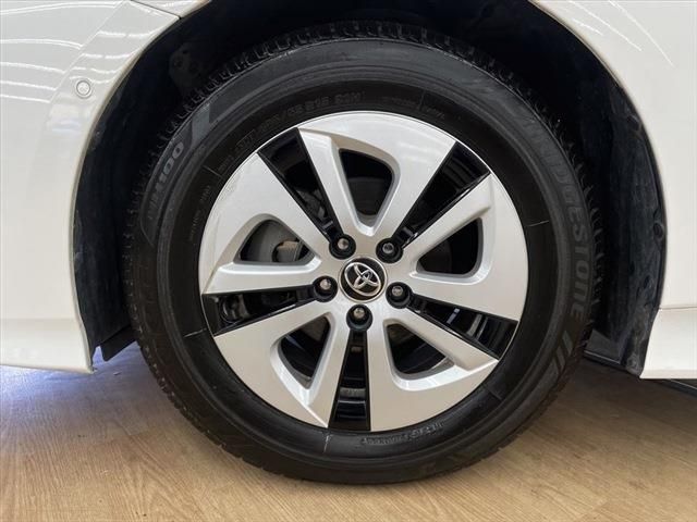Toyota PRIUS 2016-08 9574-17
