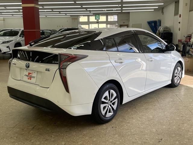 Toyota PRIUS 2016-08 9574-4