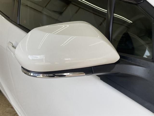Toyota PRIUS 2016-08 9574-13