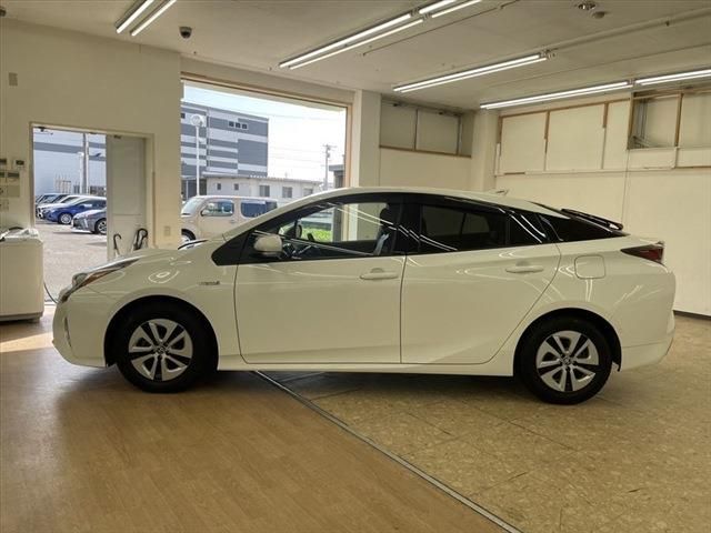 Toyota PRIUS 2016-08 9574-7