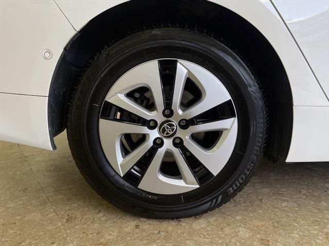 Toyota PRIUS 2016-08 9574-15
