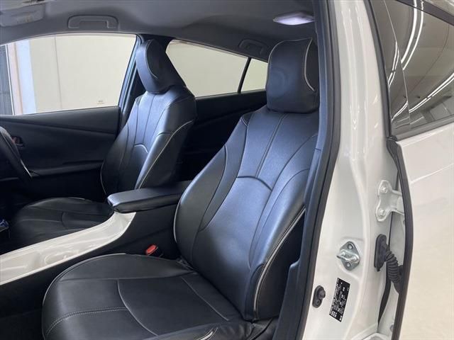 Toyota PRIUS 2016-08 9574-21