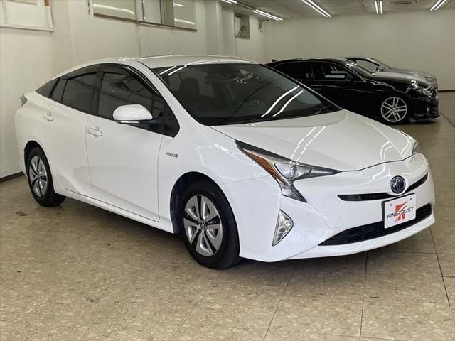 Toyota PRIUS 2016-08 9574-2