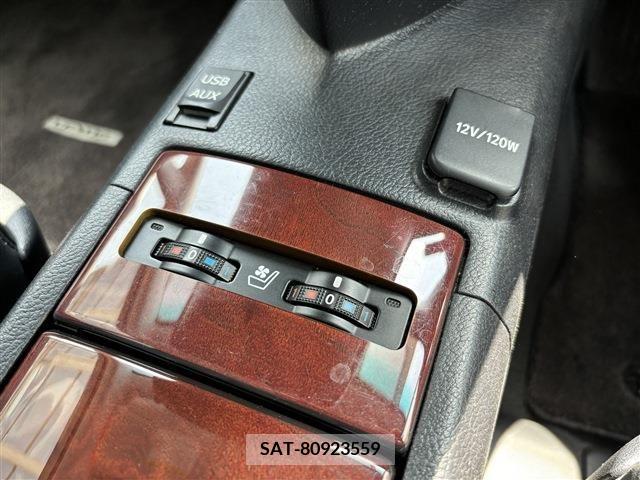 Lexus HS 2012-04 245796-10