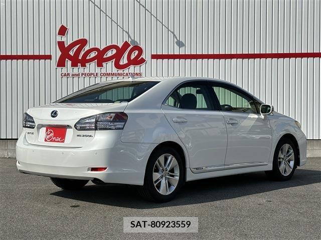 Lexus HS 2012-04 245796-2