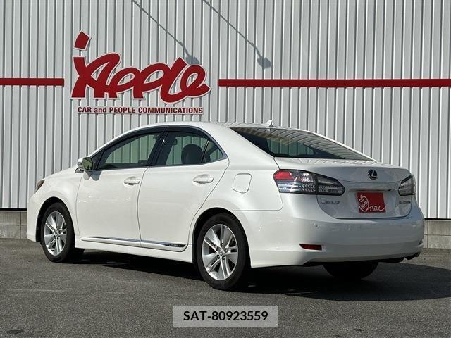 Lexus HS 2012-04 245796-1