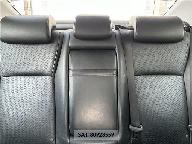 Lexus HS 2012-04 245796-16