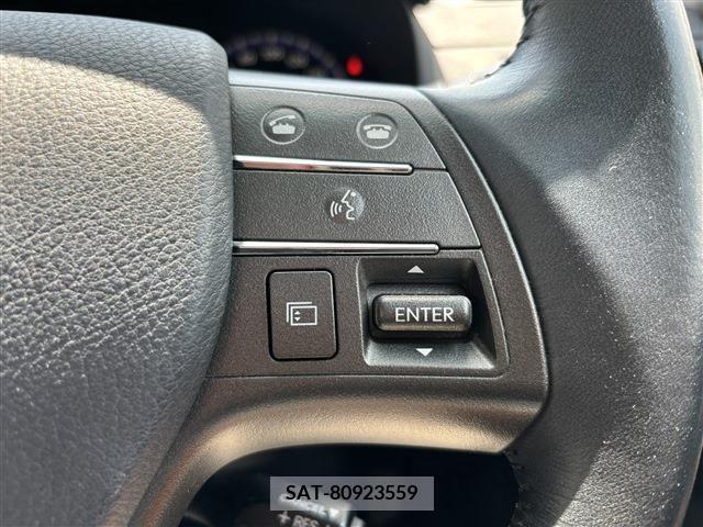 Lexus HS 2012-04 245796-11