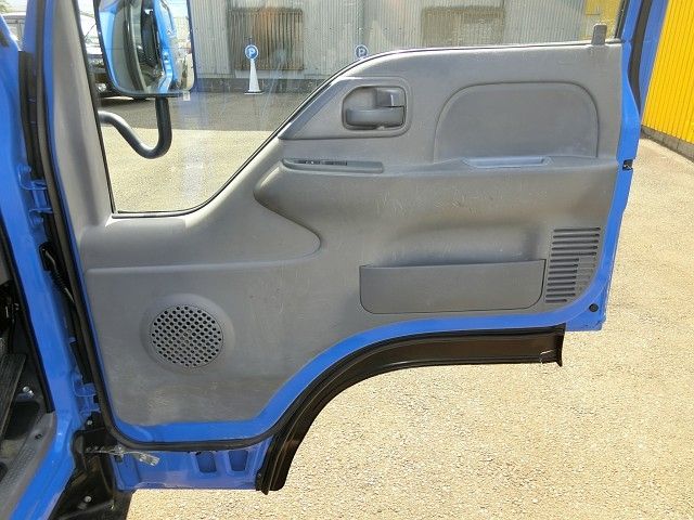 Isuzu ELF TRUCK 2013-08 9048-16