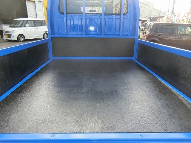Isuzu ELF TRUCK 2013-08 9048-9
