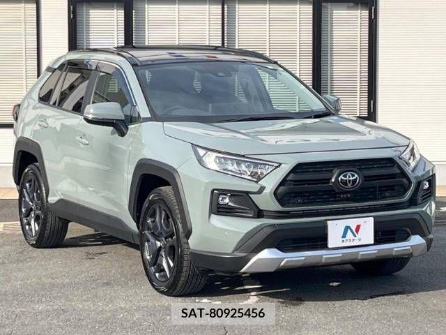 Toyota RAV4 2023-02 379464-17