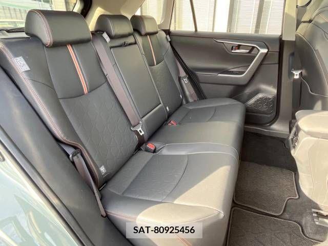 Toyota RAV4 2023-02 379464-10