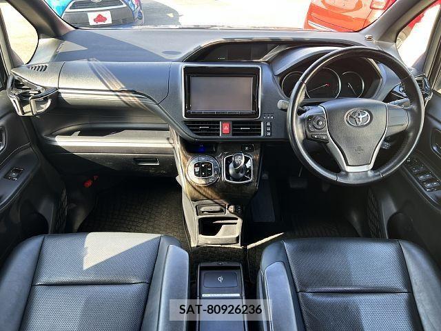 Toyota ESQUIRE 2015-04 216528-1
