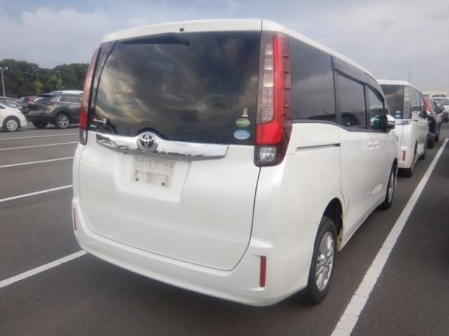 Toyota NOAH 2015-10 188747-3