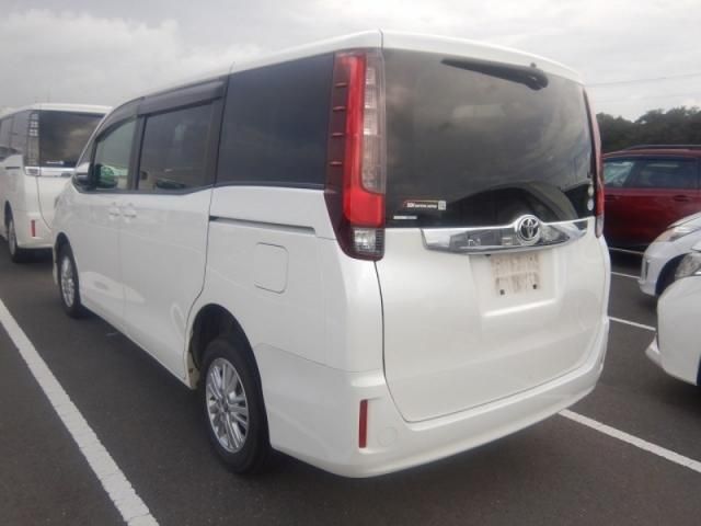 Toyota NOAH 2015-10 188747-2