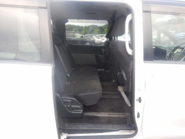 Toyota NOAH 2015-10 188747-7