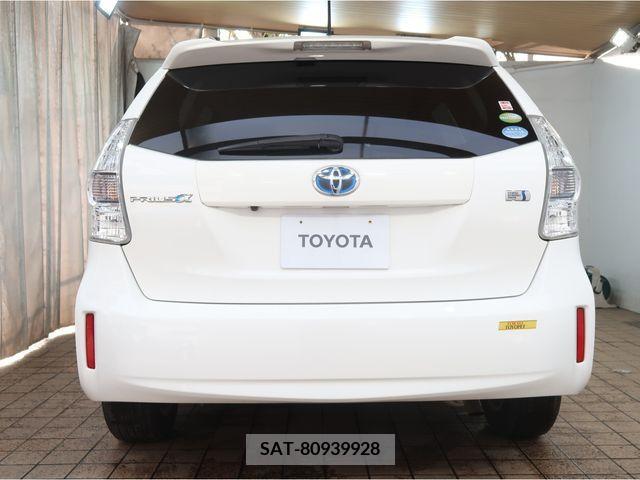 Toyota PRIUS ALPHA 2011-11 227809-9