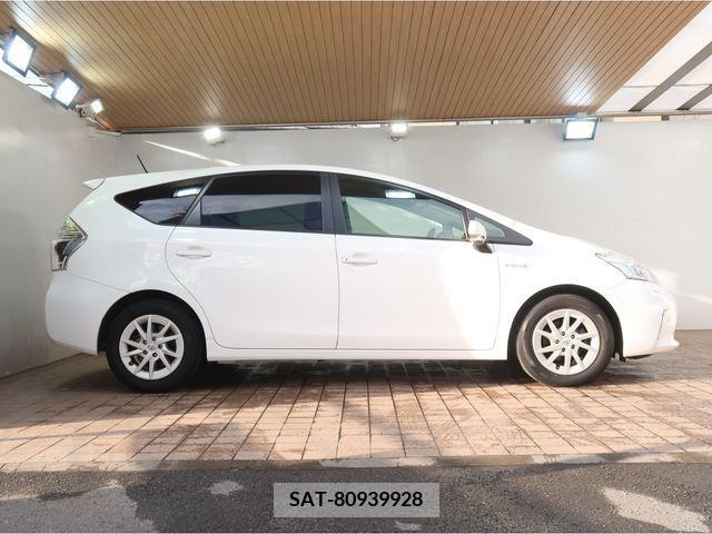 Toyota PRIUS ALPHA 2011-11 227809-6