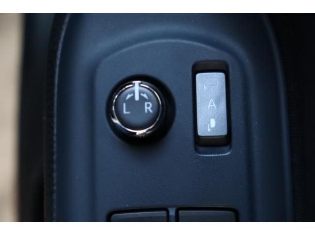 Toyota NOAH 2016-12 183413-25