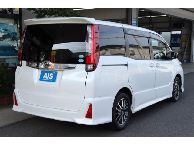 Toyota NOAH 2016-12 183413-2