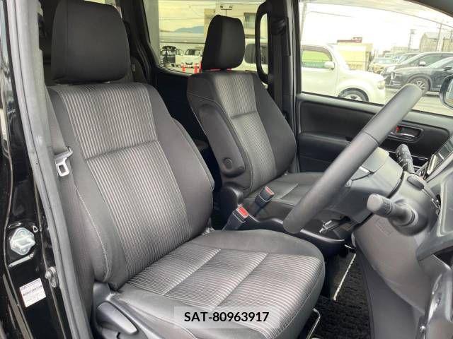Toyota VOXY 2019-06 226671-9