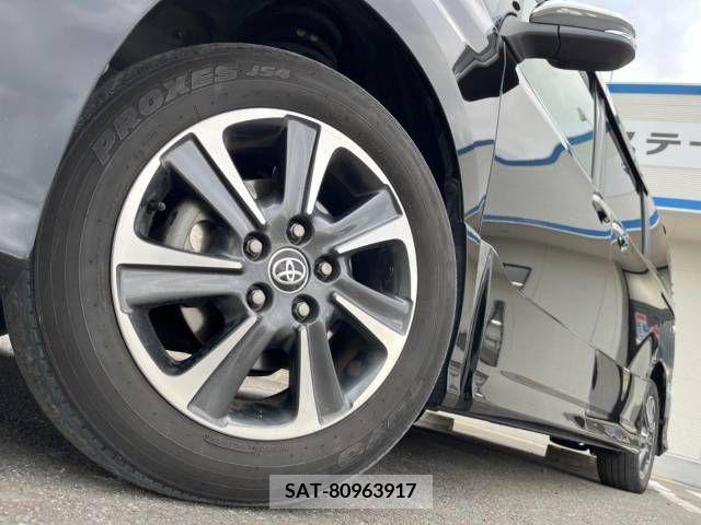 Toyota VOXY 2019-06 226671-14