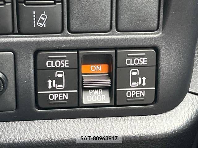 Toyota VOXY 2019-06 226671-5