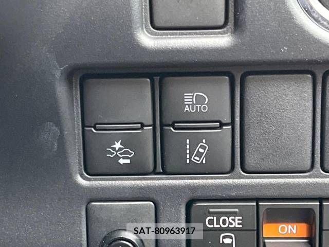 Toyota VOXY 2019-06 226671-4