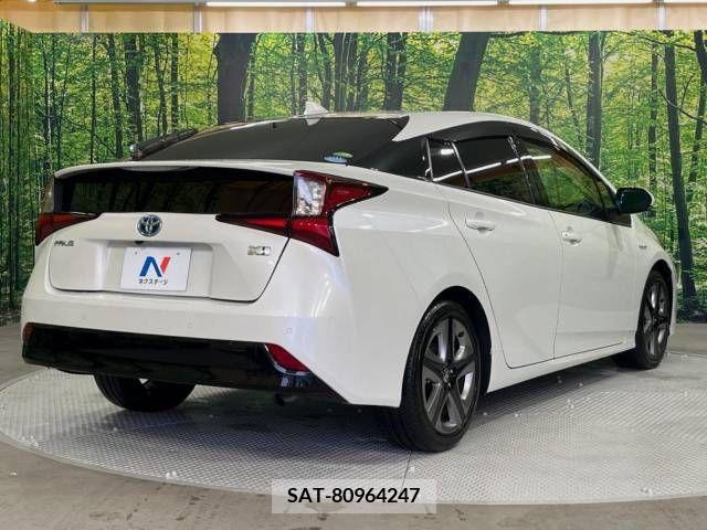 Toyota PRIUS 2019-09 331887-17