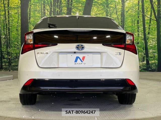 Toyota PRIUS 2019-09 331887-15