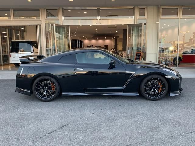 Nissan GT-R 2018-01 1328-23