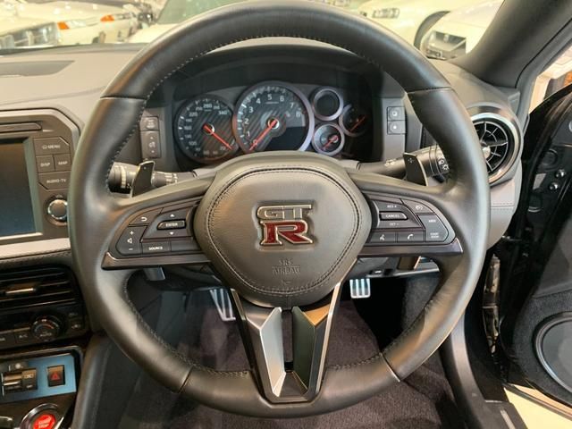 Nissan GT-R 2018-01 1328-10