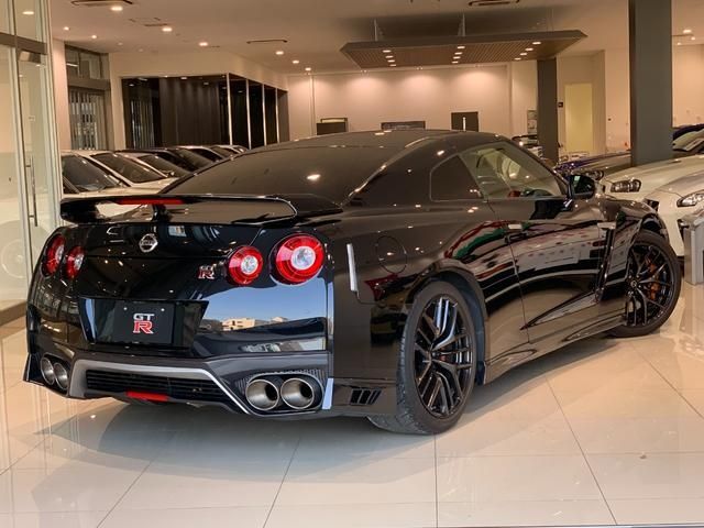 Nissan GT-R 2018-01 1328-1