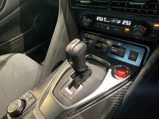 Nissan GT-R 2018-01 1328-9