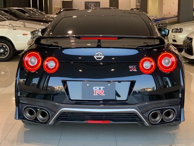 Nissan GT-R 2018-01 1328-21