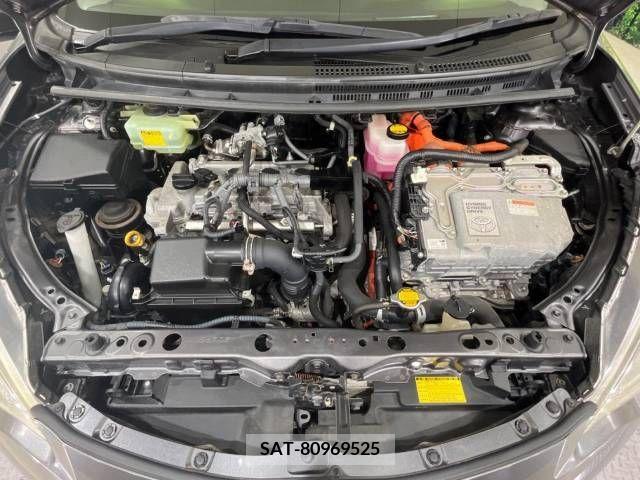 Toyota AQUA 2013-03 347708-18