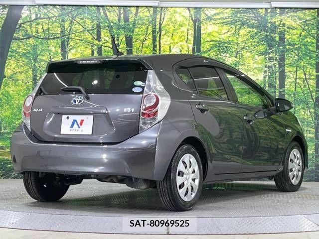Toyota AQUA 2013-03 347708-16