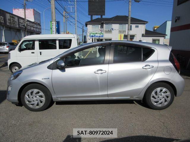 Toyota AQUA 2017-03 260246-6