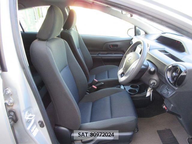 Toyota AQUA 2017-03 260246-9