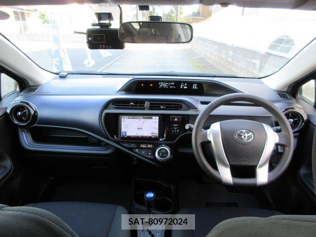 Toyota AQUA 2017-03 260246-14